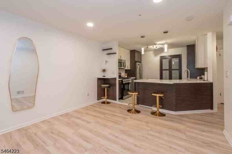 172 Potomac Dr - Photo 6 of 33