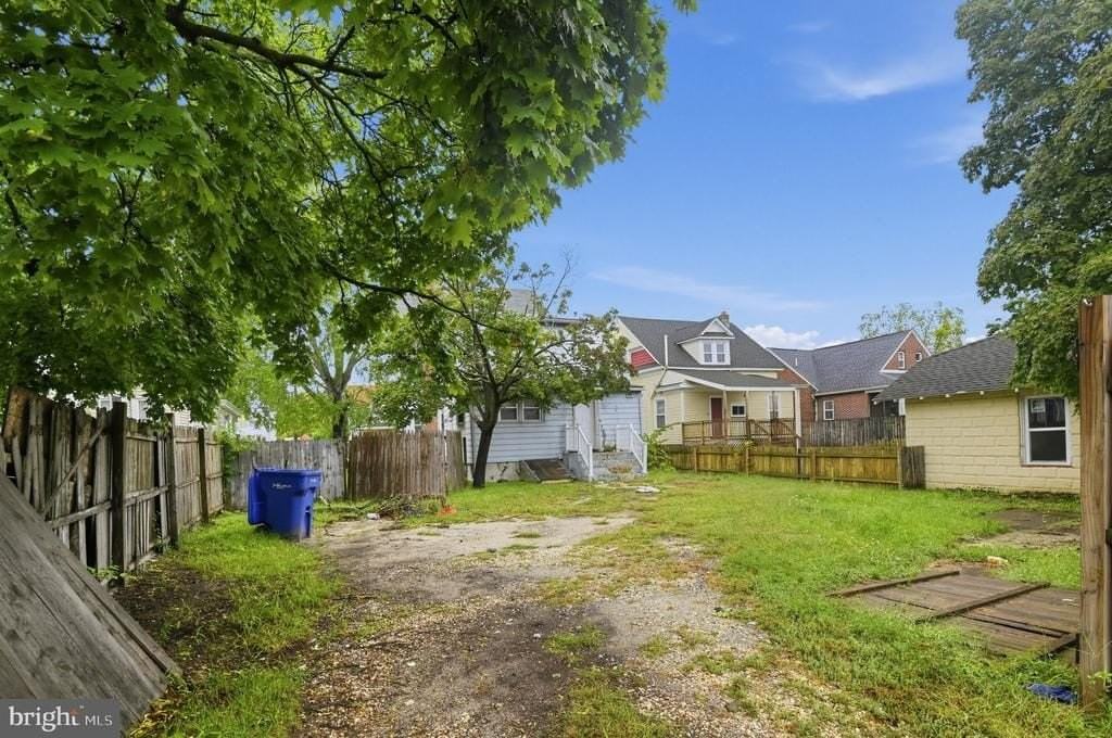 709 E Main St - Photo 3 of 15