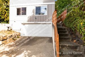 featured image of 4832 S Bateman St