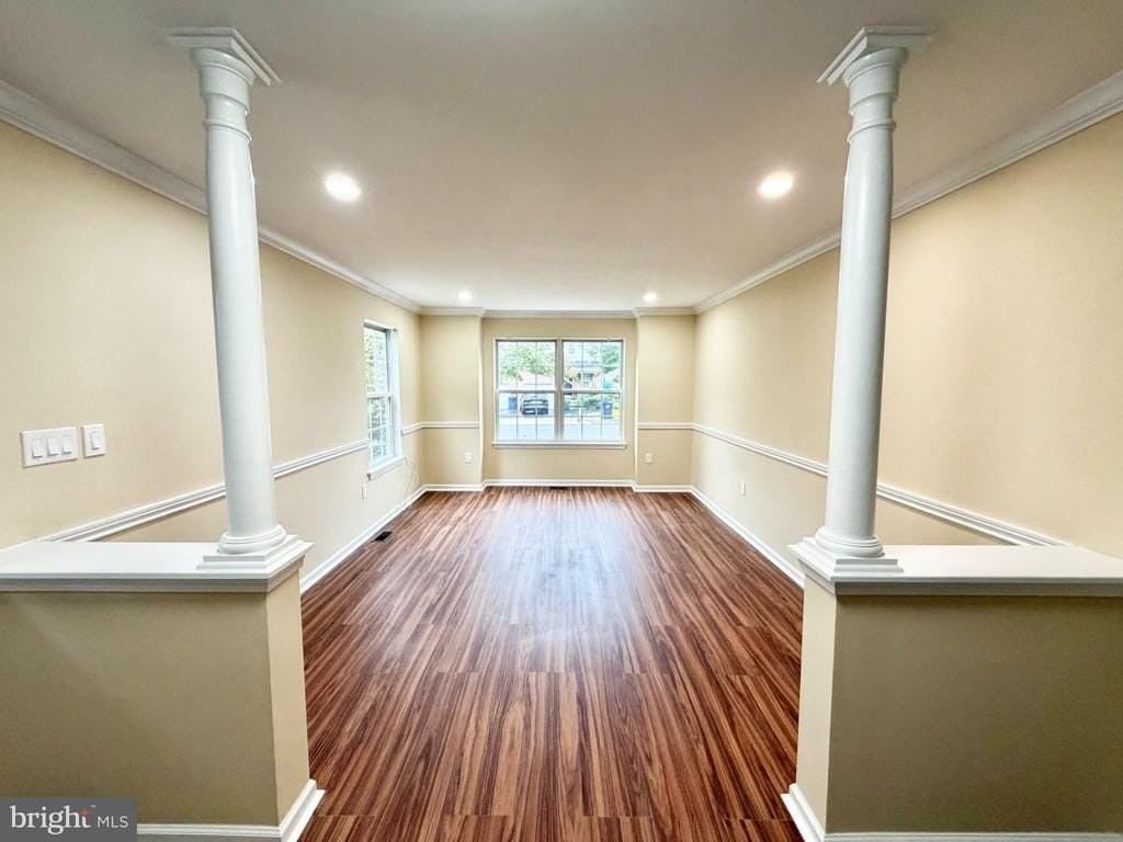 224 Fountayne Ln - Photo 3 of 29