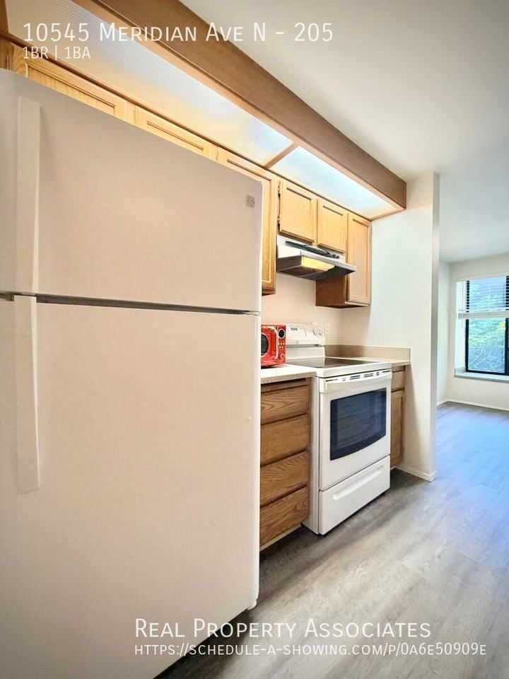 10545 Meridian Ave N #205 - Photo 7 of 18