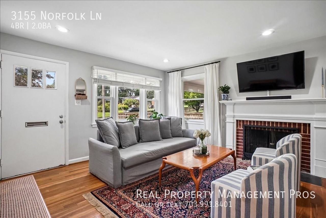 3155 Norfolk Ln - Photo 2 of 23