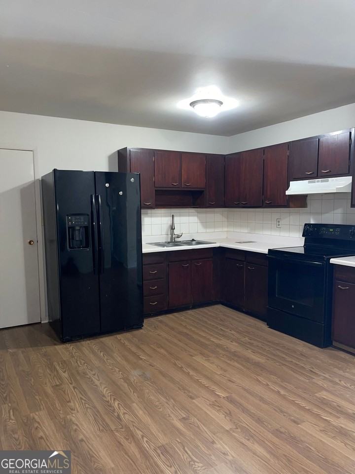 1341 Willow Dr - Photo 3 of 10
