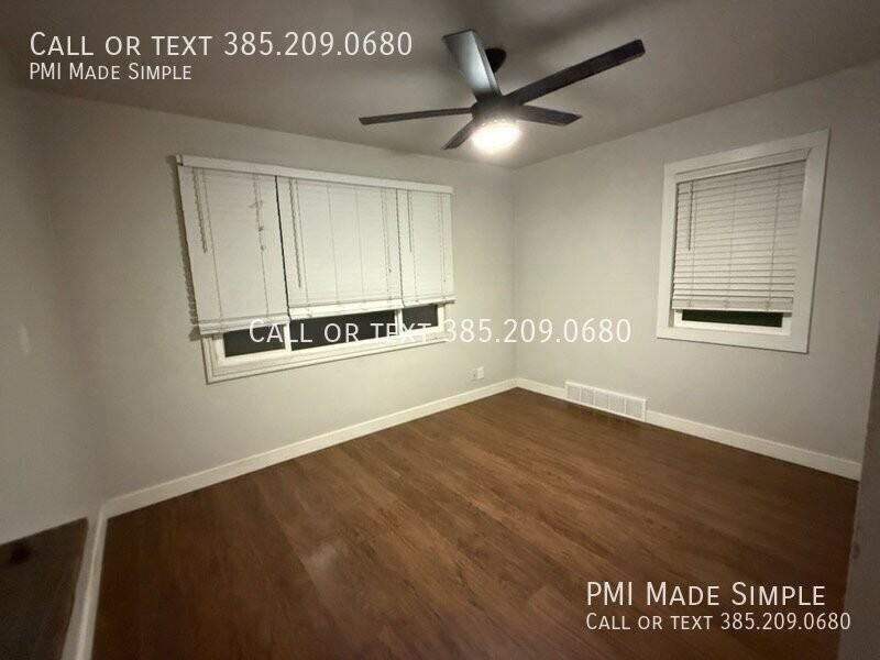 953 24th St #A - Photo 3 of 6
