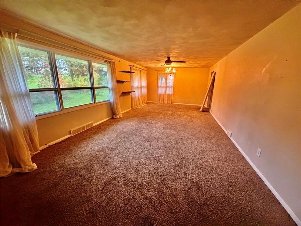 405 Harvard St - Photo 4 of 27