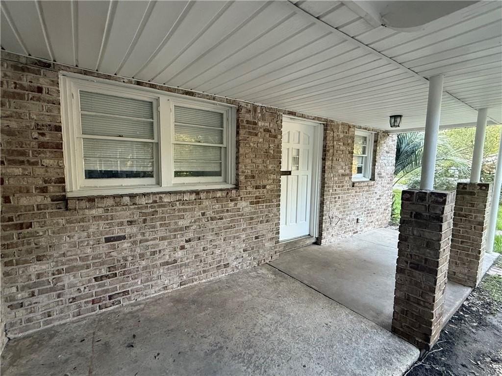 666 Farnell Ln - Photo 2 of 24