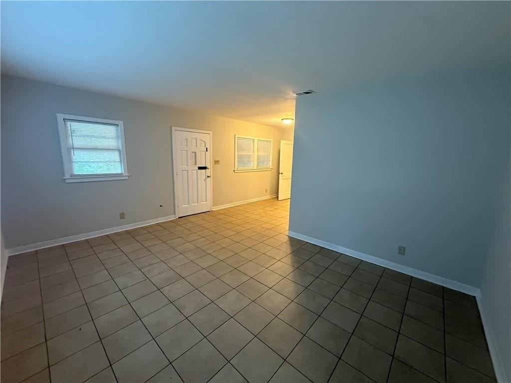 666 Farnell Ln - Photo 4 of 24