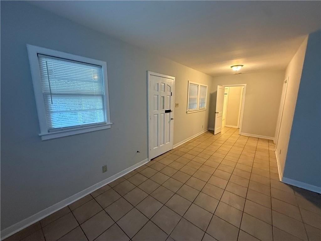 666 Farnell Ln - Photo 5 of 24