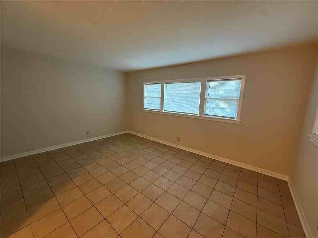 666 Farnell Ln - Photo 7 of 24