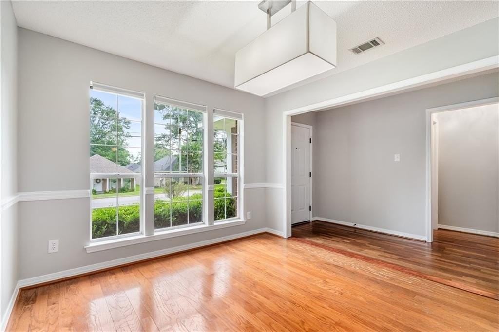 803 Louise Ave - Photo 2 of 21