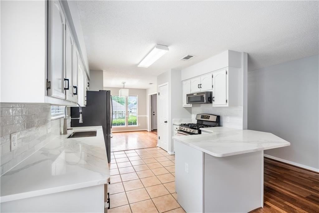 803 Louise Ave - Photo 5 of 21