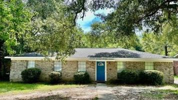 featured image of 128 Vanderbilt Dr