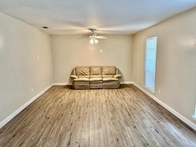 128 Vanderbilt Dr - Photo 4 of 12