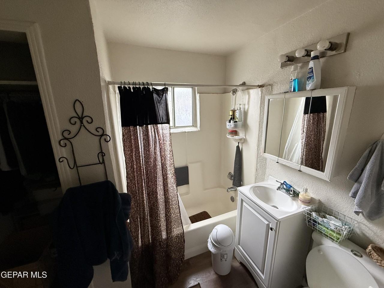 3122 Wyoming Ave - Photo 7 of 9