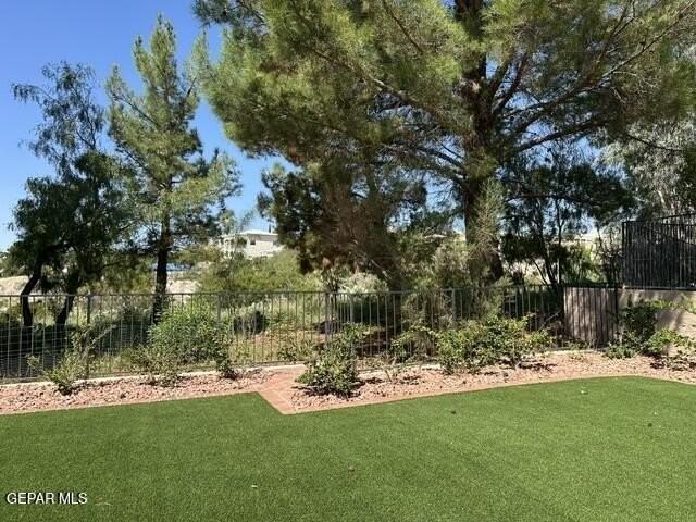 1027 Los Jardines Cir - Photo 3 of 39