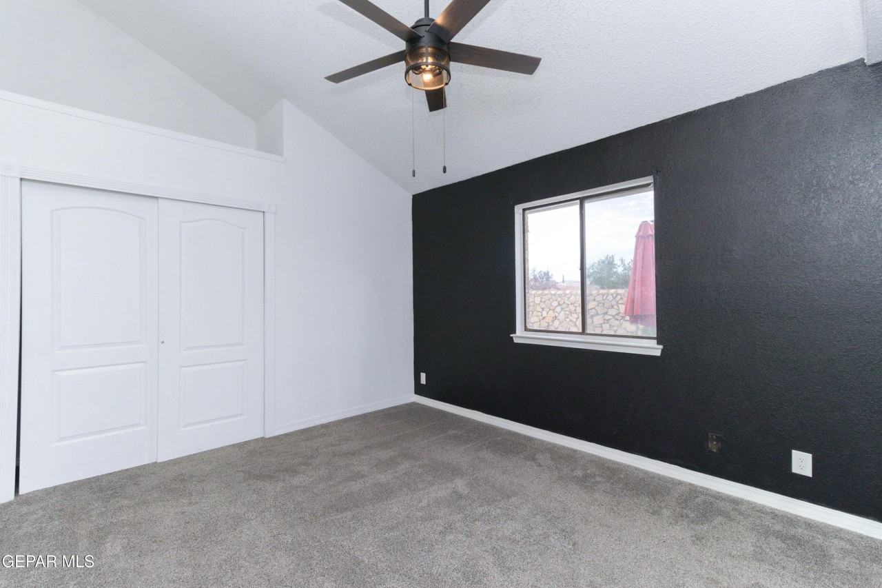 11601 Cree Ct - Photo 4 of 39