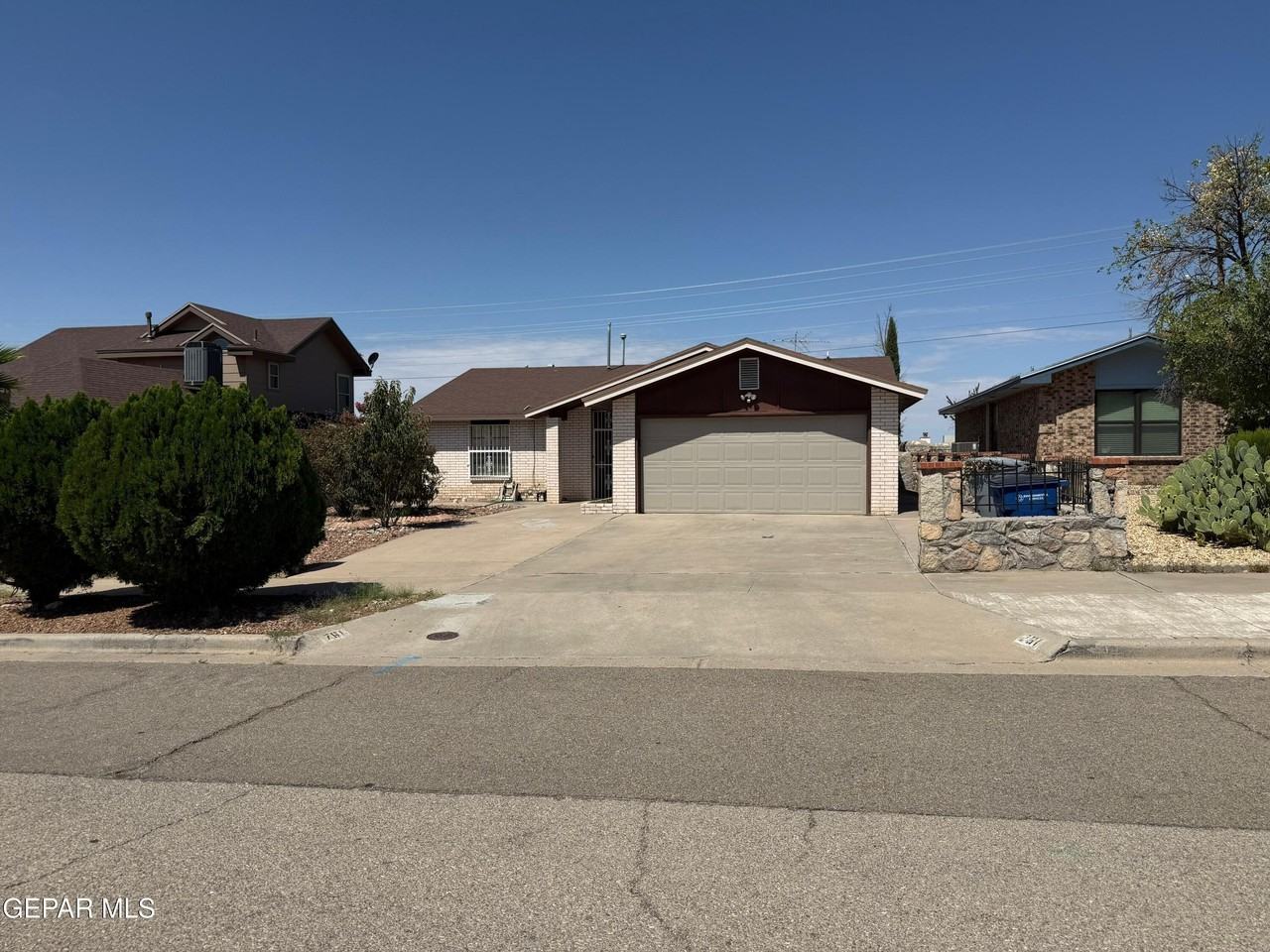 761 Martha Gale Dr - Photo 2 of 24