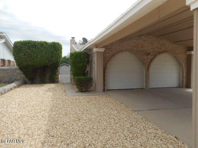 3460 Running Deer Dr - Photo 4 of 48