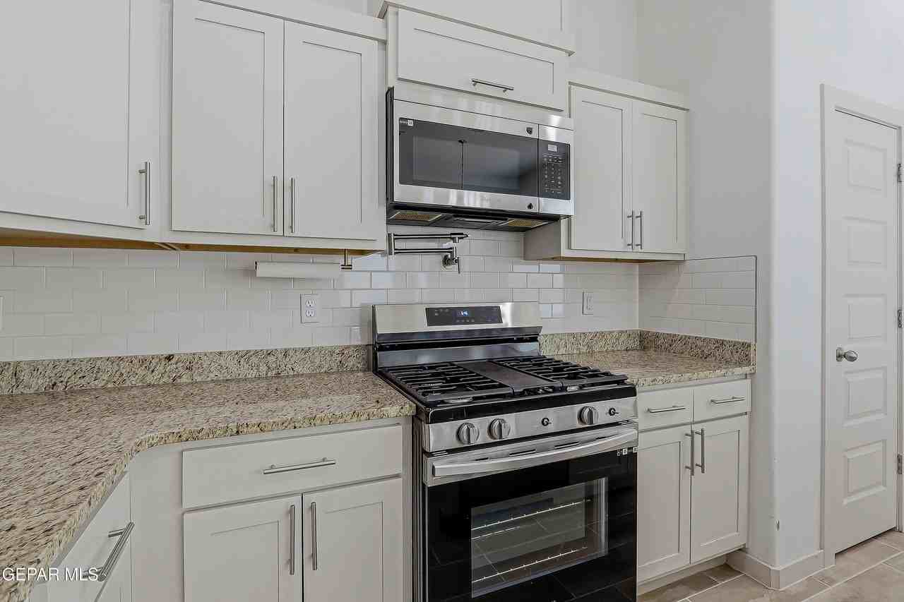 12600 Shayna Deanne Ct - Photo 5 of 33