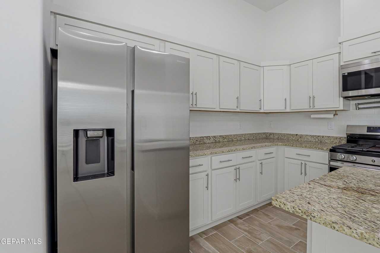 12600 Shayna Deanne Ct - Photo 6 of 33