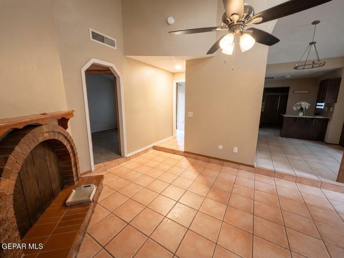 1540 Sierra De Oro Dr - Photo 2 of 15