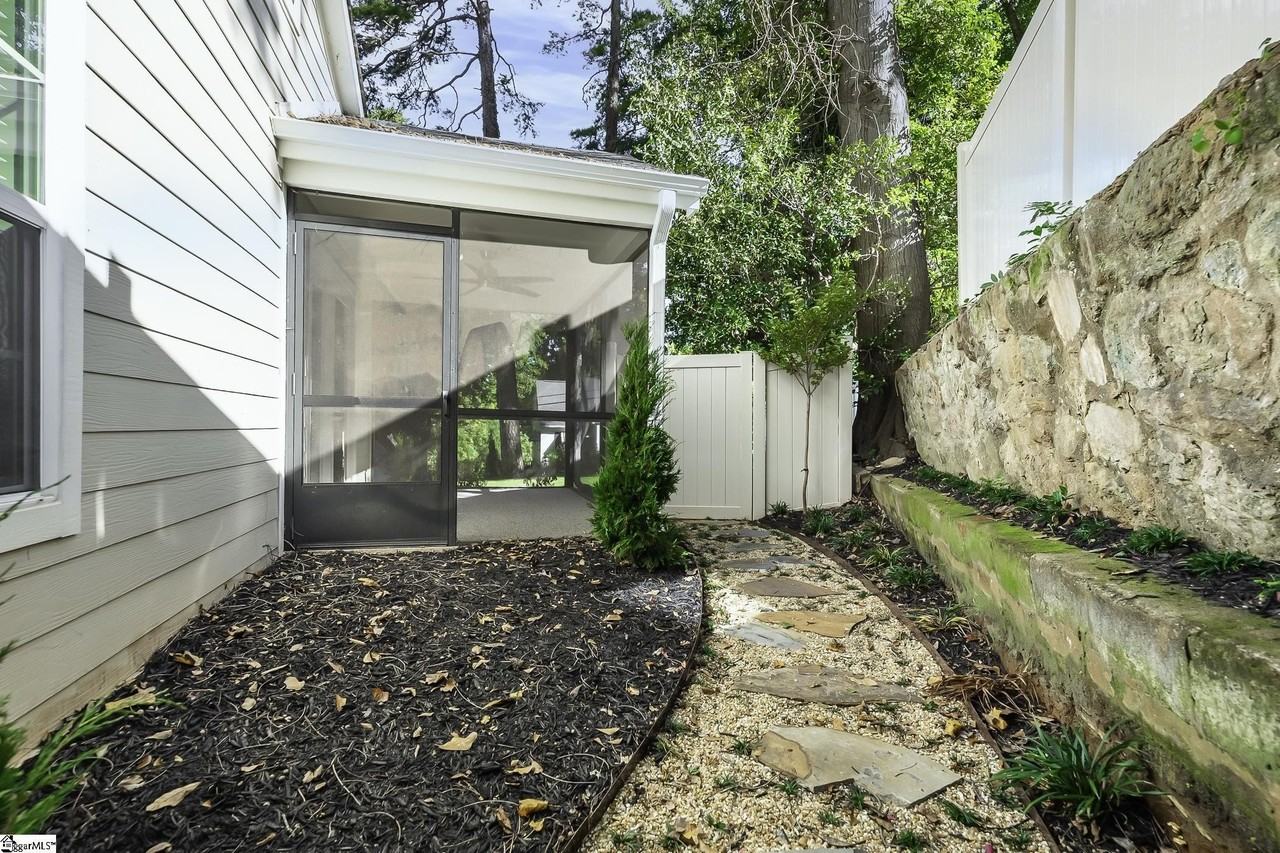 130 Cleveirvine Ave - Photo 5 of 31