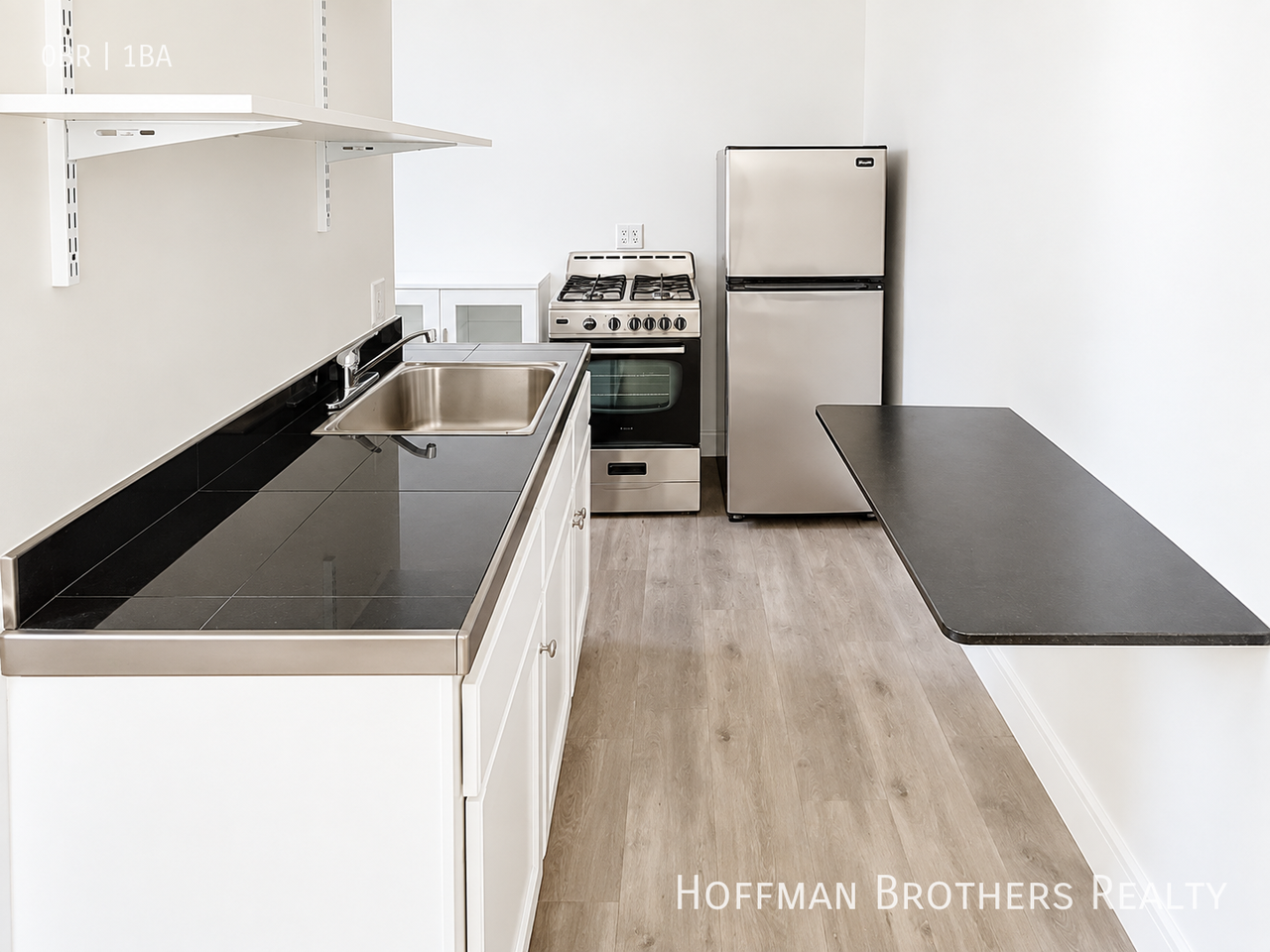 653 Flower Ave #E - Photo 2 of 8