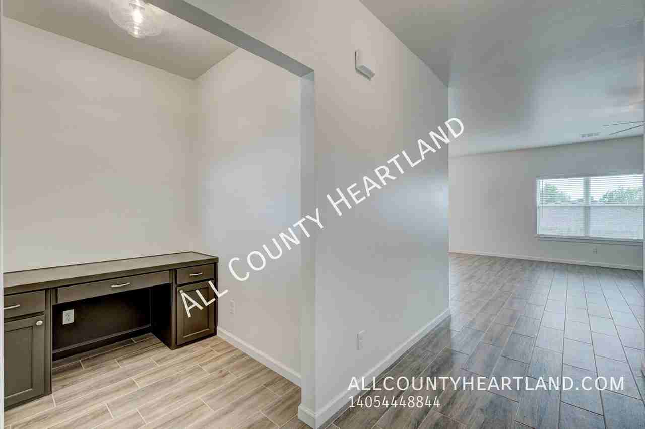 528 Nw 175th St - Photo 2 of 21