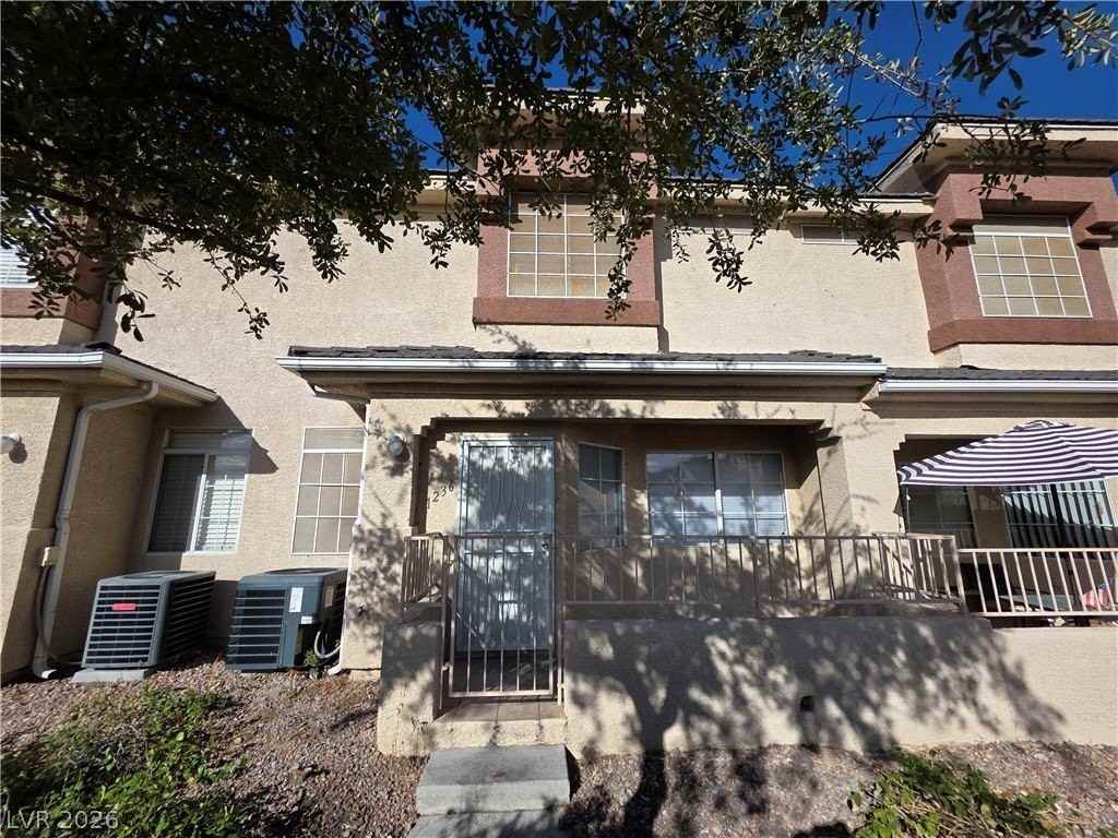 1236 Dusty Creek St - Photo 3 of 32