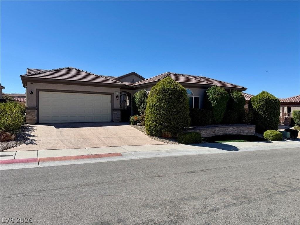 2211 Bannerwood St - Photo 2 of 50