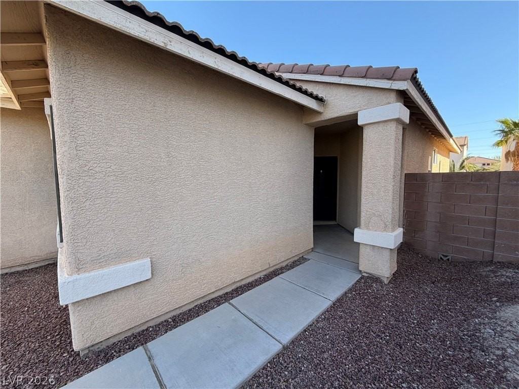 1129 Oceanwood Ave - Photo 3 of 36