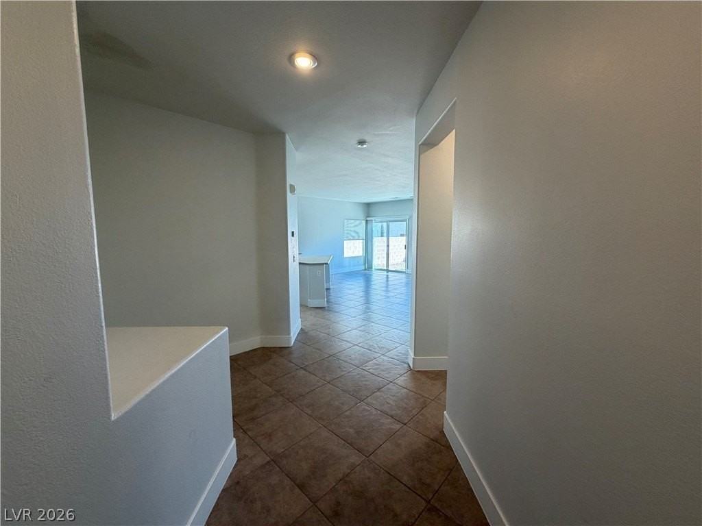 1129 Oceanwood Ave - Photo 4 of 36