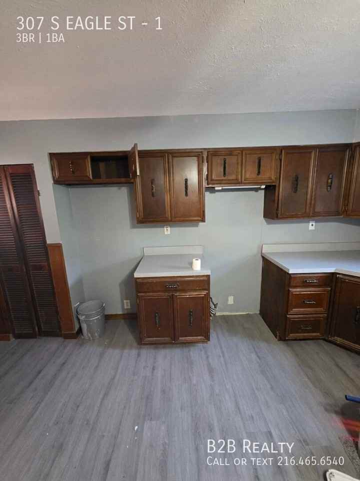 307 S Eagle St #1 - Photo 5 of 27