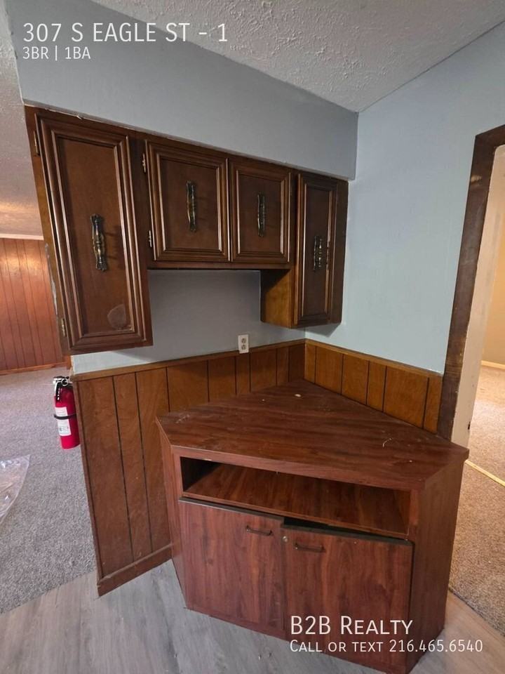 307 S Eagle St #1 - Photo 6 of 27