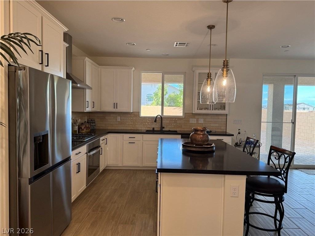 8662 Albanese Ave - Photo 3 of 29