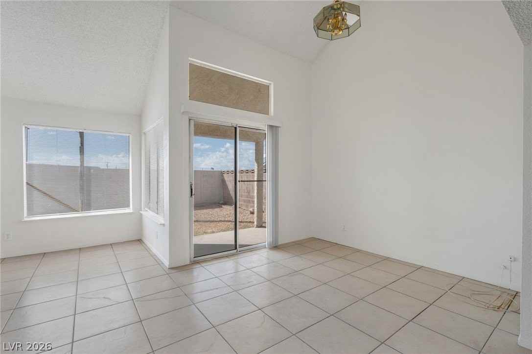 4427 Faberge Ave - Photo 3 of 16