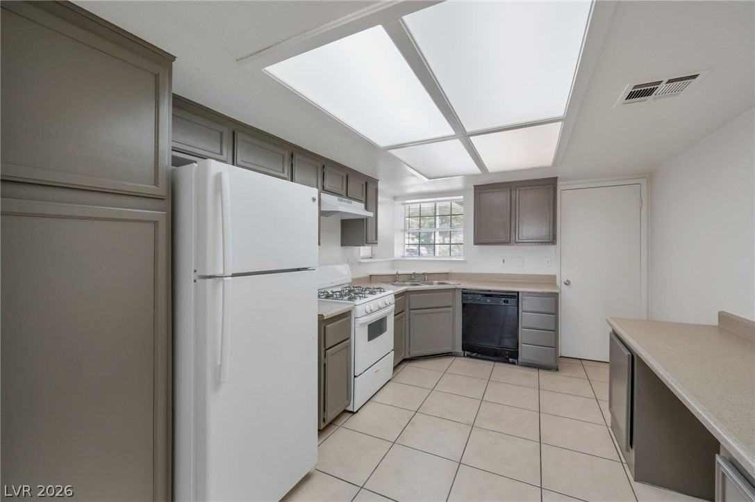 4427 Faberge Ave - Photo 6 of 16