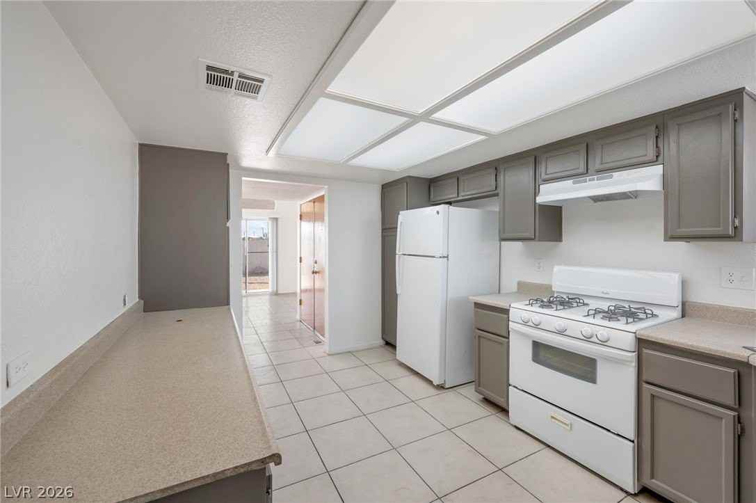 4427 Faberge Ave - Photo 7 of 16