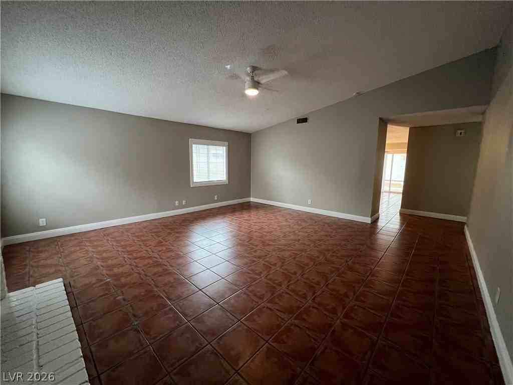 600 Sportsman Dr - Photo 4 of 29