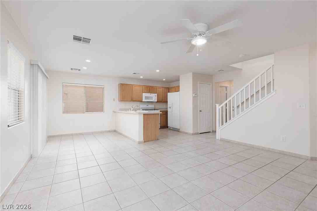 7880 Millbrookshire Way - Photo 4 of 23