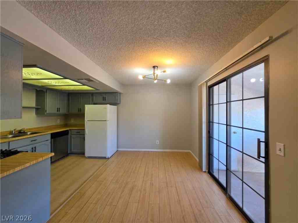 6625 W Tropicana Ave #201 - Photo 7 of 19