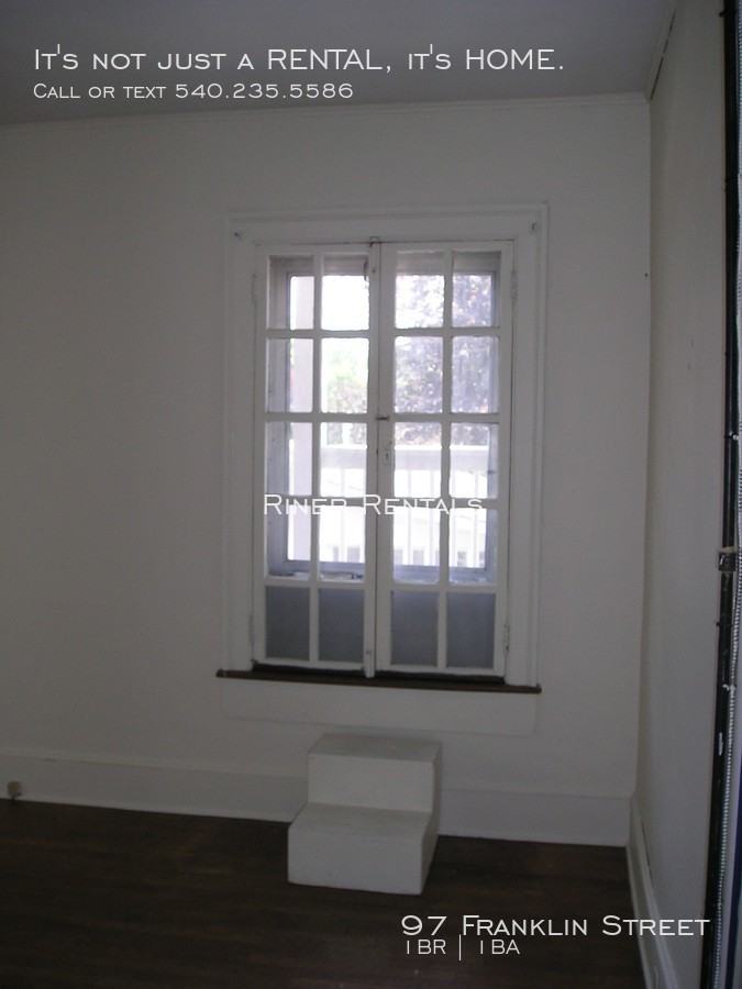 97 Franklin St - Photo 4 of 9