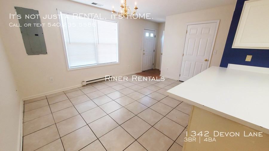 1342 Devon Ln - Photo 4 of 15