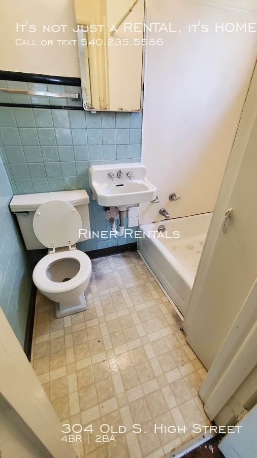 304 Old South High St - Photo 3 of 10