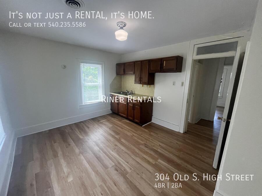 304 Old South High St - Photo 6 of 10