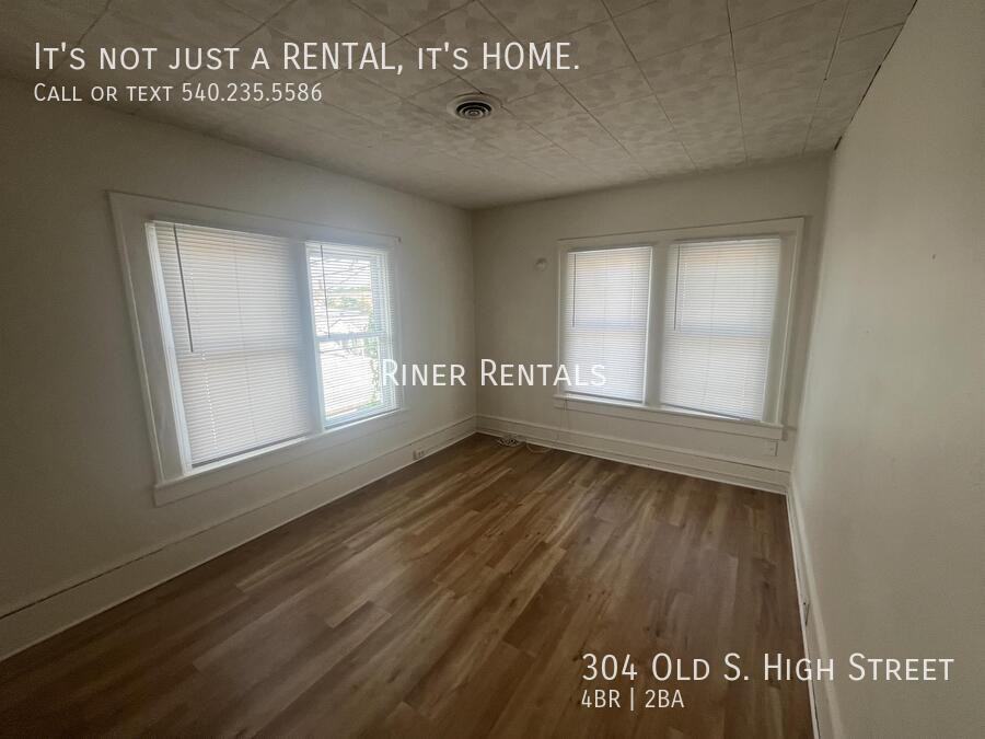 304 Old South High St - Photo 7 of 10