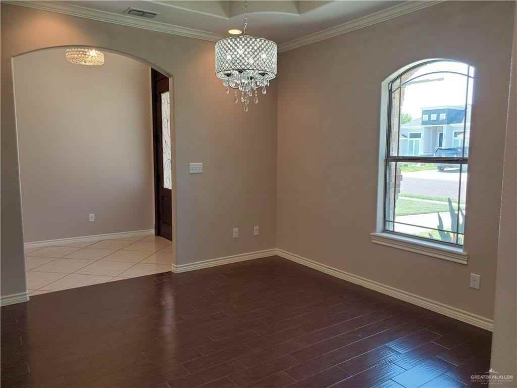 1415 E 28th St - Photo 5 of 22