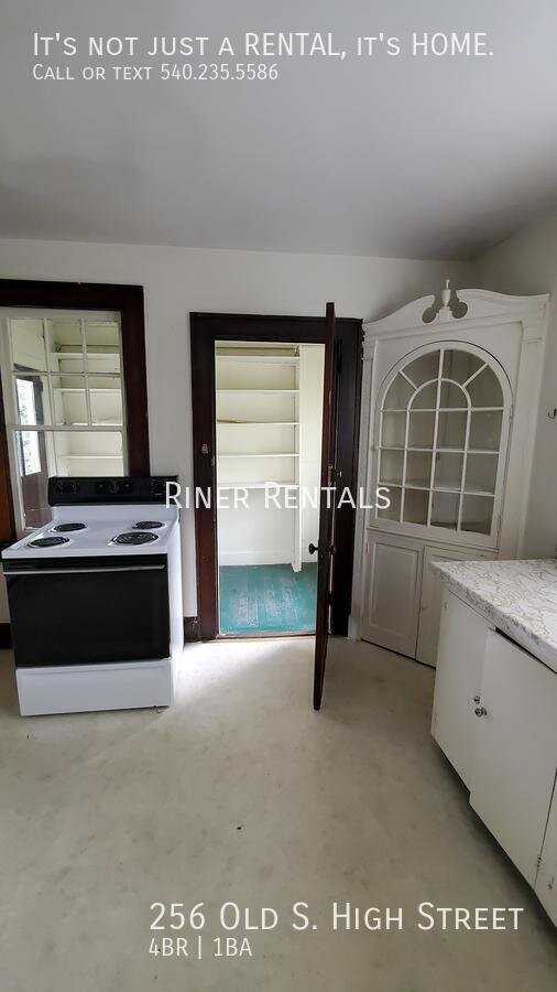 256 Old South High St - Photo 7 of 20