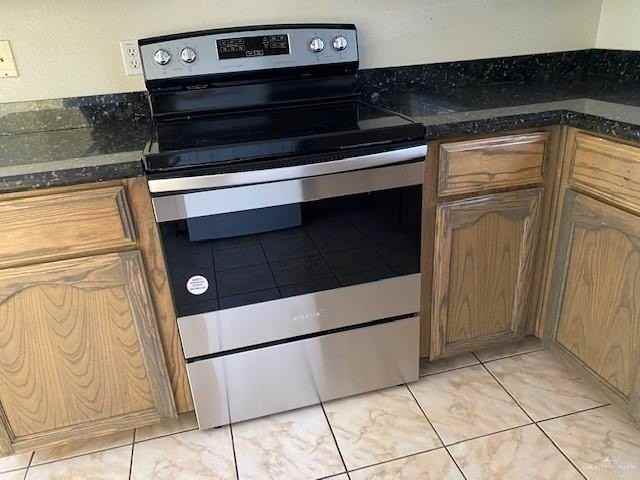 704 S Dfw Dr - Photo 3 of 11