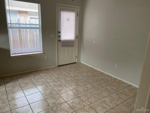 704 S Dfw Dr - Photo 7 of 11